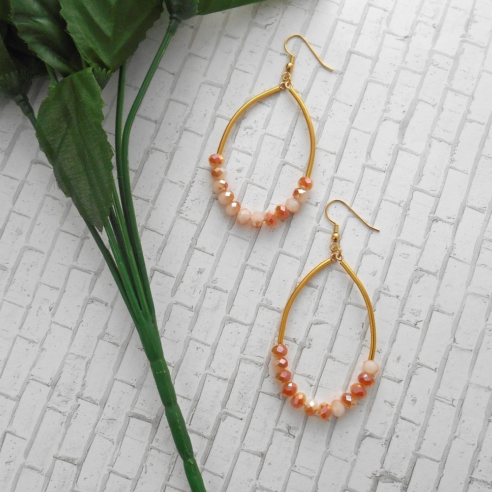 🆕️ Lexi Hoop Beaded Earrings - Picture 3 of 8